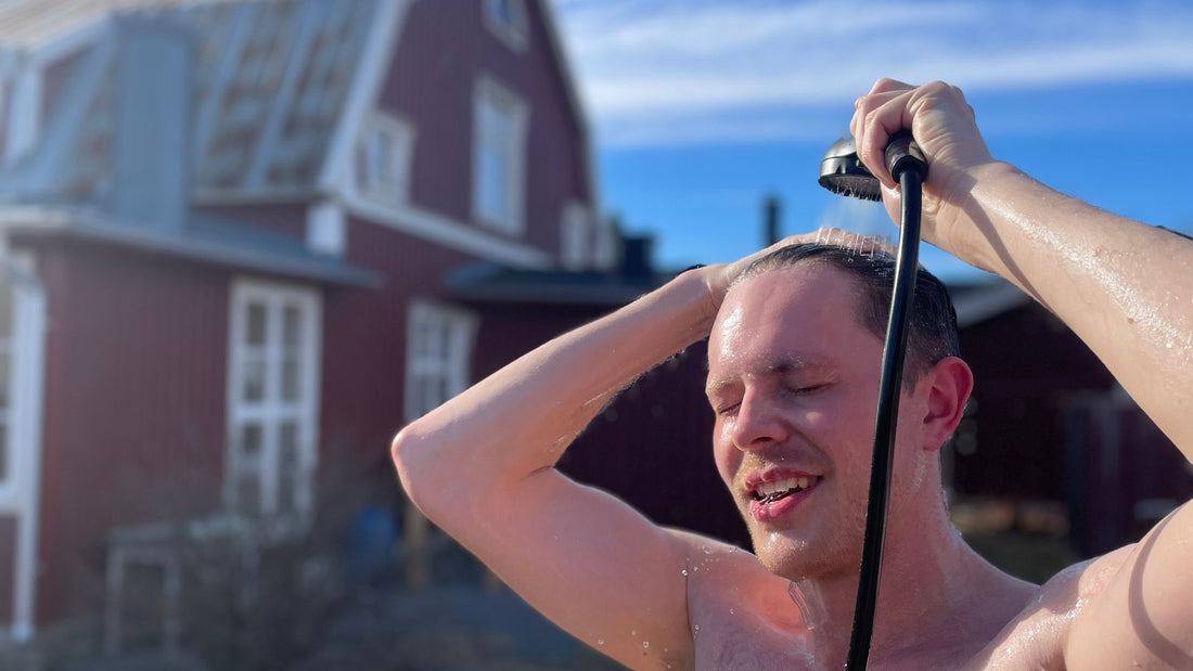 Duscha med pump på campingen
