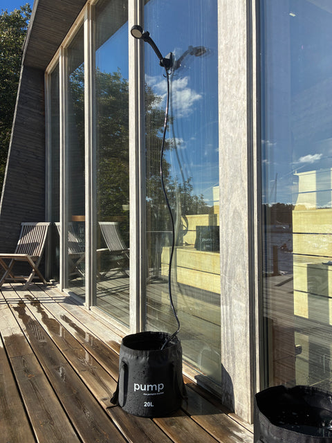 Fäst duschen med sugpropp på släta ytor